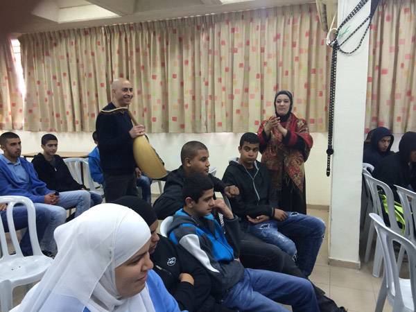 عرض موسيقي لفرقة "عود وعود" في ثانوية "أورط" في الرملة